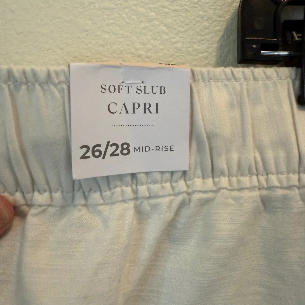 Lane Bryant Women's Soft Slub Capri Pants Plus Size 26/28‎ White Mid-Rise NWT - Picture 5 of 9